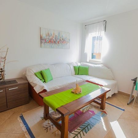 Apartman Mare Ловречиця Екстер'єр фото