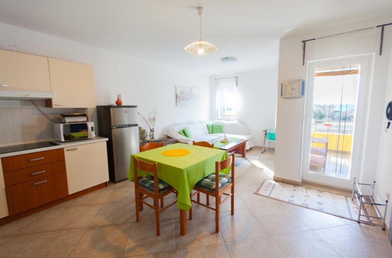 Apartman Mare Ловречиця Екстер'єр фото
